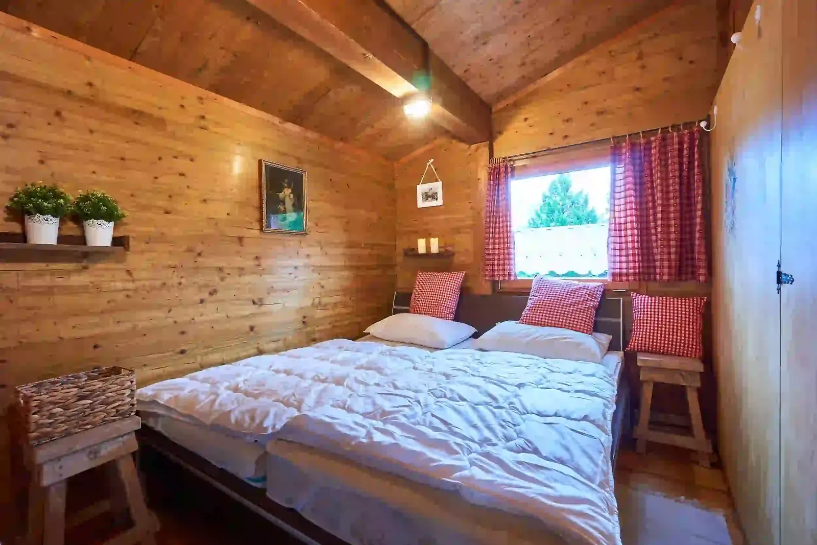 Paul: Bedroom with double bed