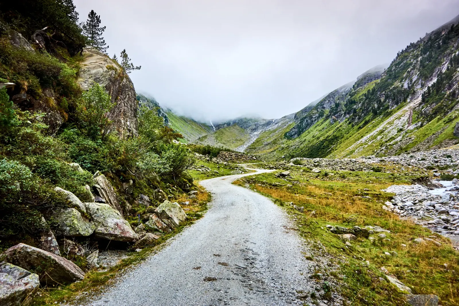 Weg durch das Krimmler Achental im Nationalpark Hohe Tauern