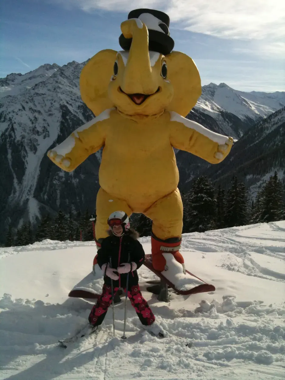 Kind beim Skifahren in der Zillertal Arena