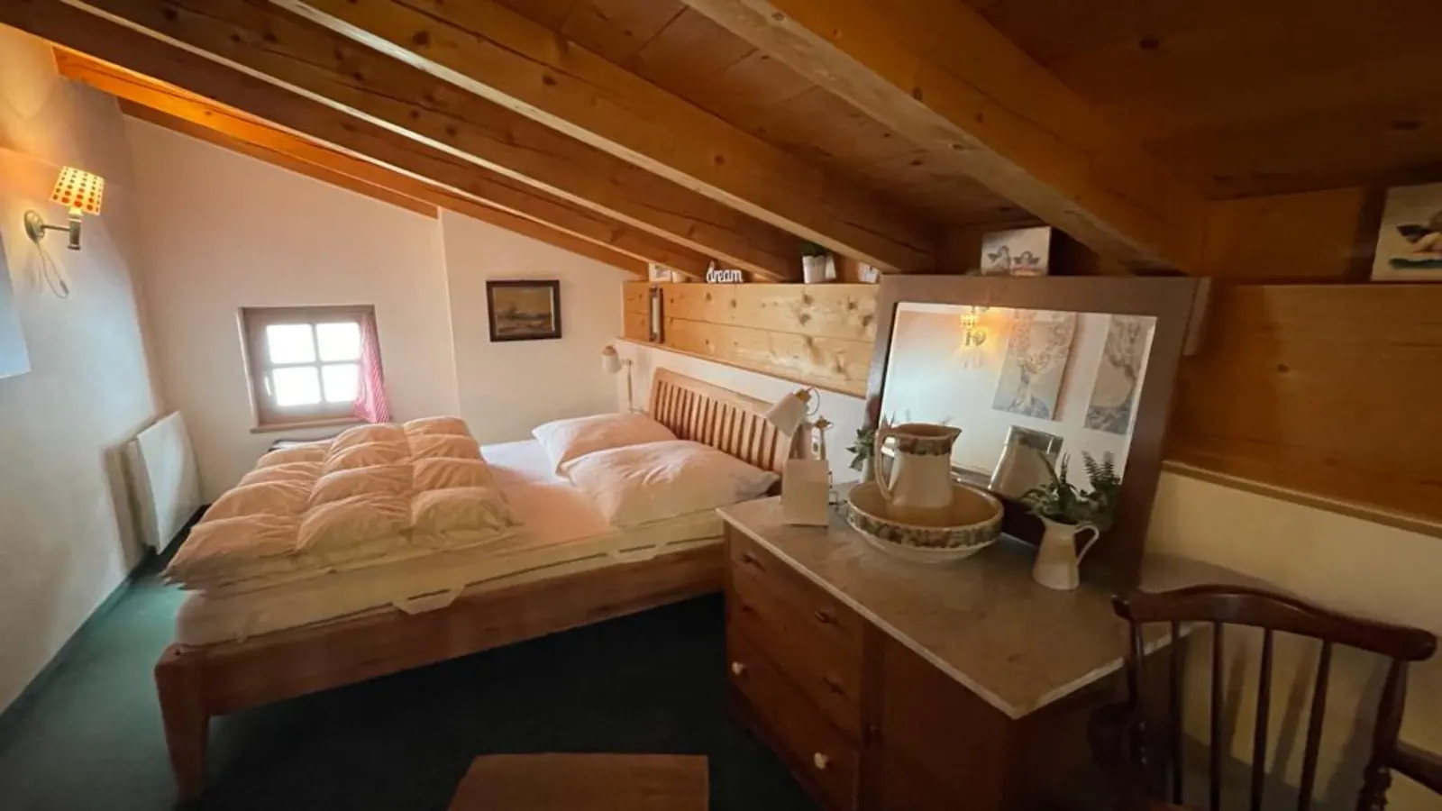 Haus Sonnbichl: Upstairs bedroom